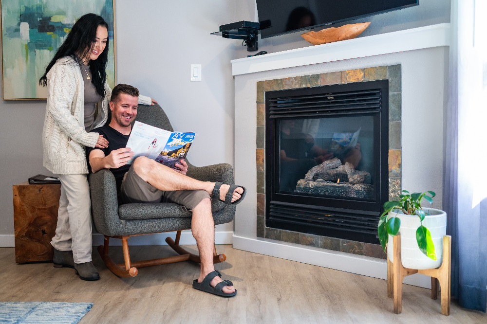 Inn at Haystack Rock - Relax By The Fireplace